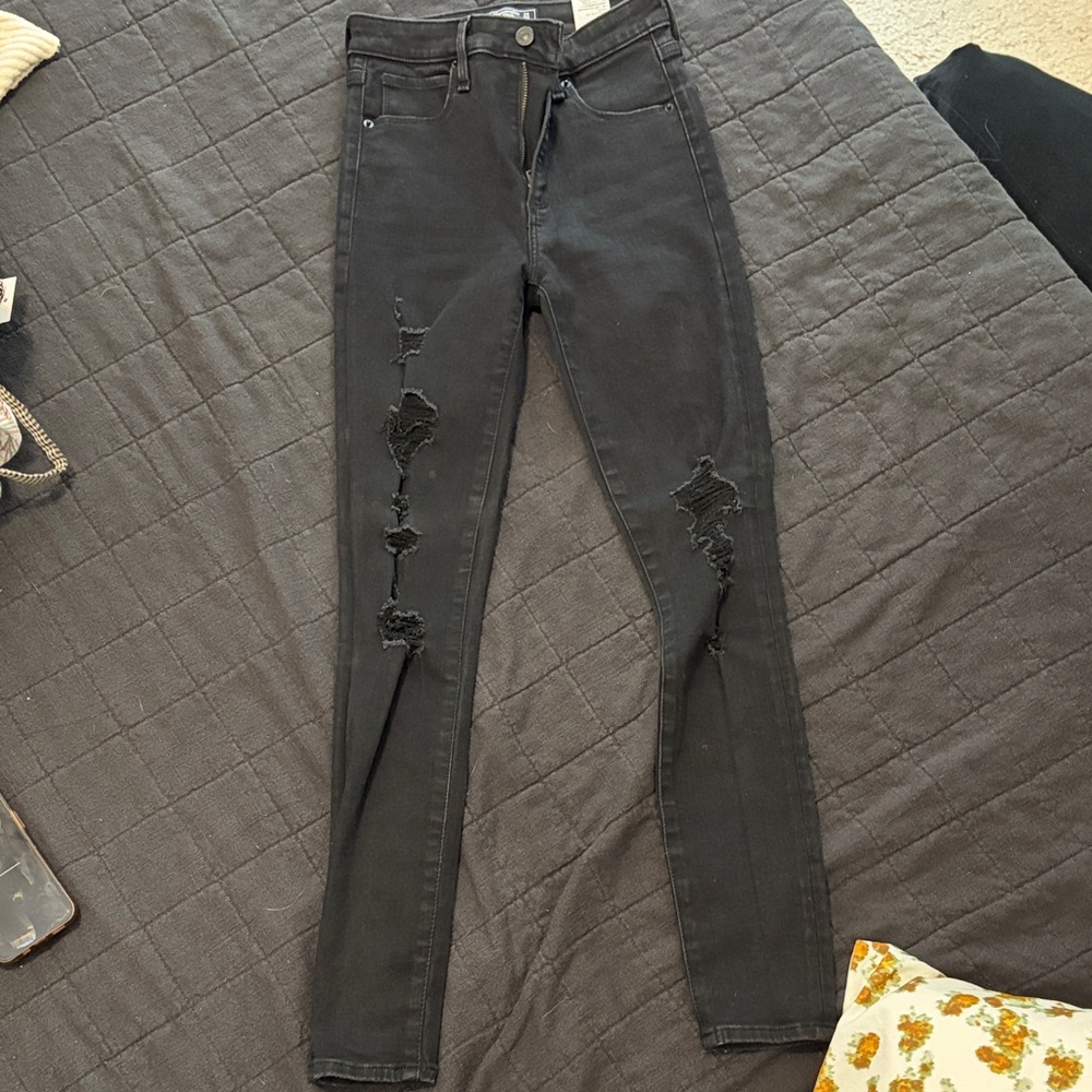 Abercrombie & Fitch Black Distressed Skinny Jeans